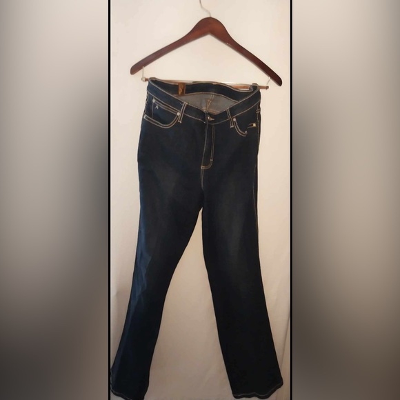 Aura brand Straight Leg Jeans with Contrast Stitching size 6 - Picture 1 of 3